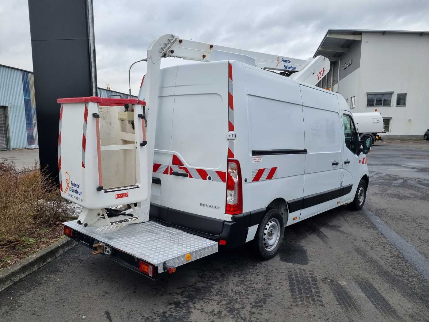 Fahrzeugabbildung Renault Master 2.3 dCi / France Elevateur 121FT, 12m