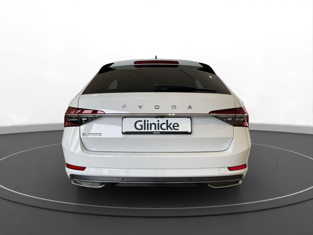 Skoda Superb — fotografia 3