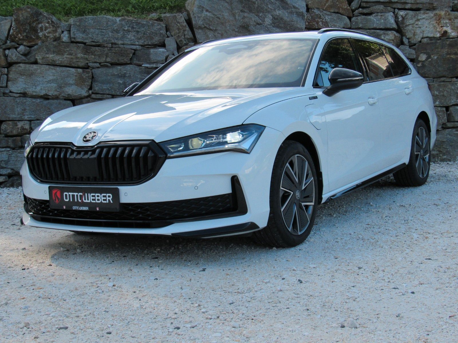 Skoda Superb Combi 1.5 TSI iV DSG Sportline AHK TRAVEL imagem 2