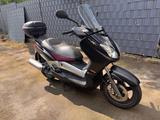 Yamaha Black XMAX 125 - YAMAHA XMAX 125