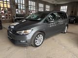 Volkswagen Touran 1.6TDI Comfortline*7Sitze*Navi*PDC - Volkswagen Touran in Halle