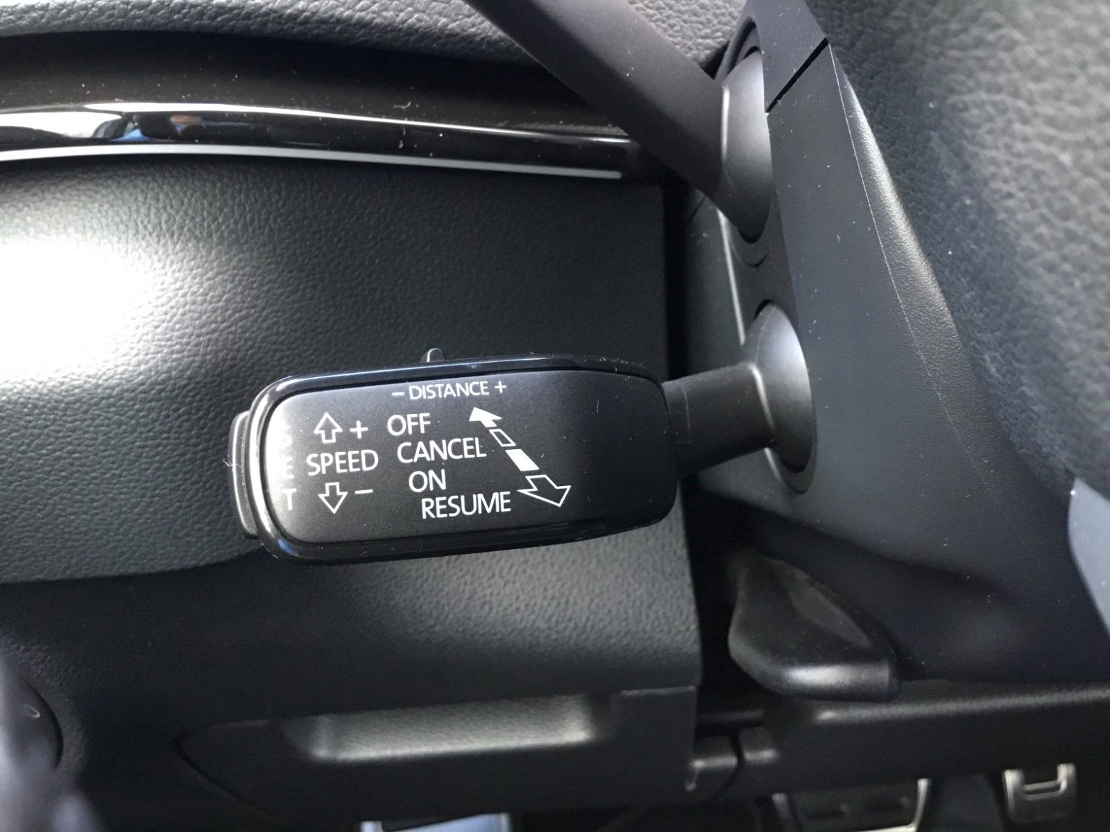 Fahrzeugabbildung SKODA Karoq 2.0l TSI DSG 4x4 Sportline+AHK+Matrix+Pano