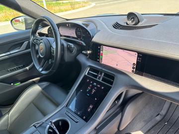 2020 Porsche TAYCAN 照片 7