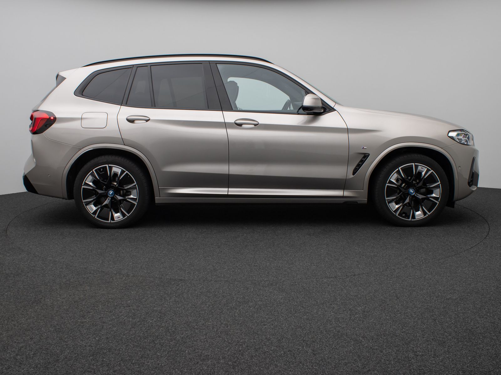 Fahrzeugabbildung BMW iX3 Impressive M Sport Panorama 360°HUD DAB H/K