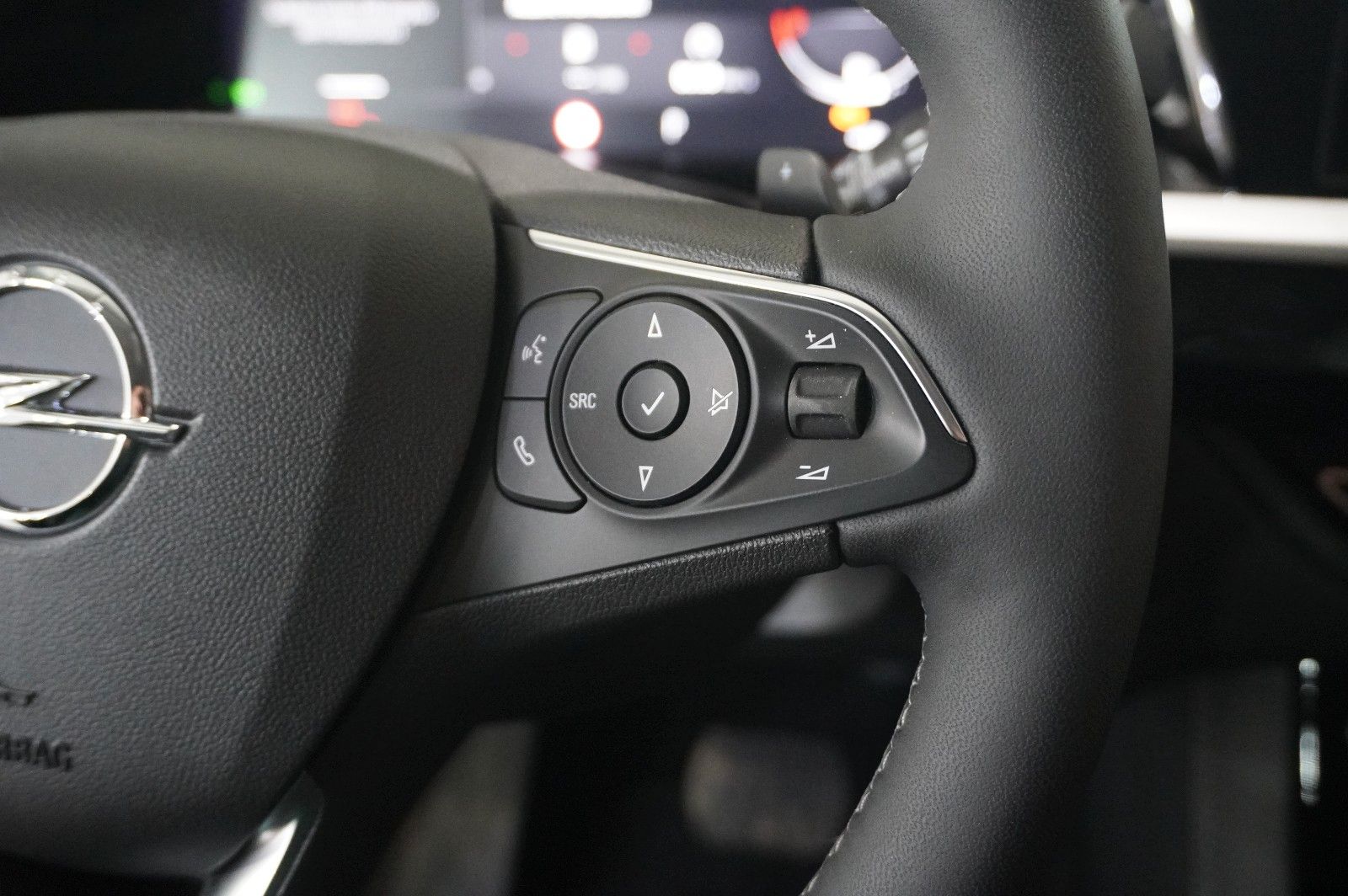 Fahrzeugabbildung Opel Grandland (X) 1.2T GS LINE NAVI/LED/KAMERA/SPORT