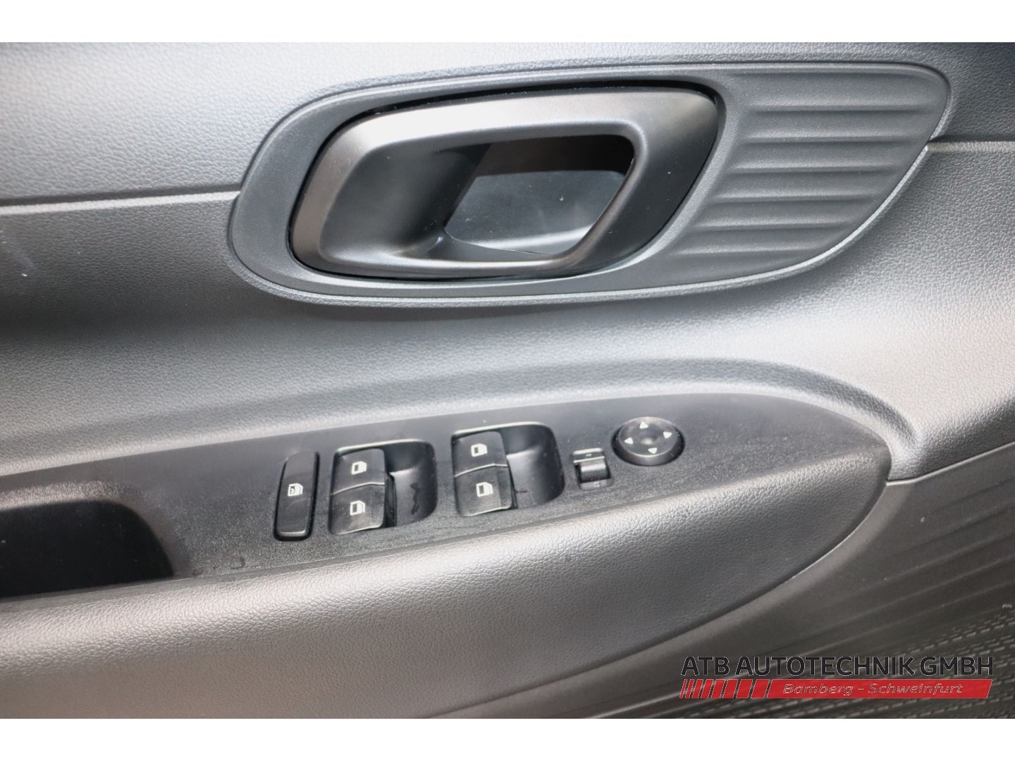 Fahrzeugabbildung Hyundai BAYON Select 1.0 T-GDi M/T 100PS Navi ACC Apple