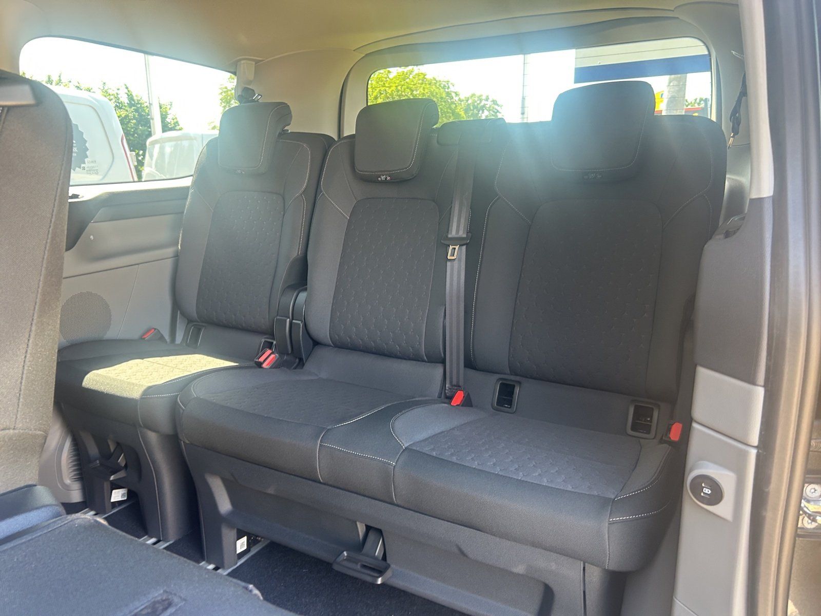 Fahrzeugabbildung Ford Tourneo Custom Autom. L2 AHK 3 Zo. Klima. Tech.5