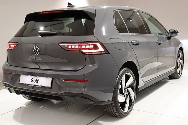 Golf GTE 1.5 DSG BlackStyle AHK Winterr. PANO KA