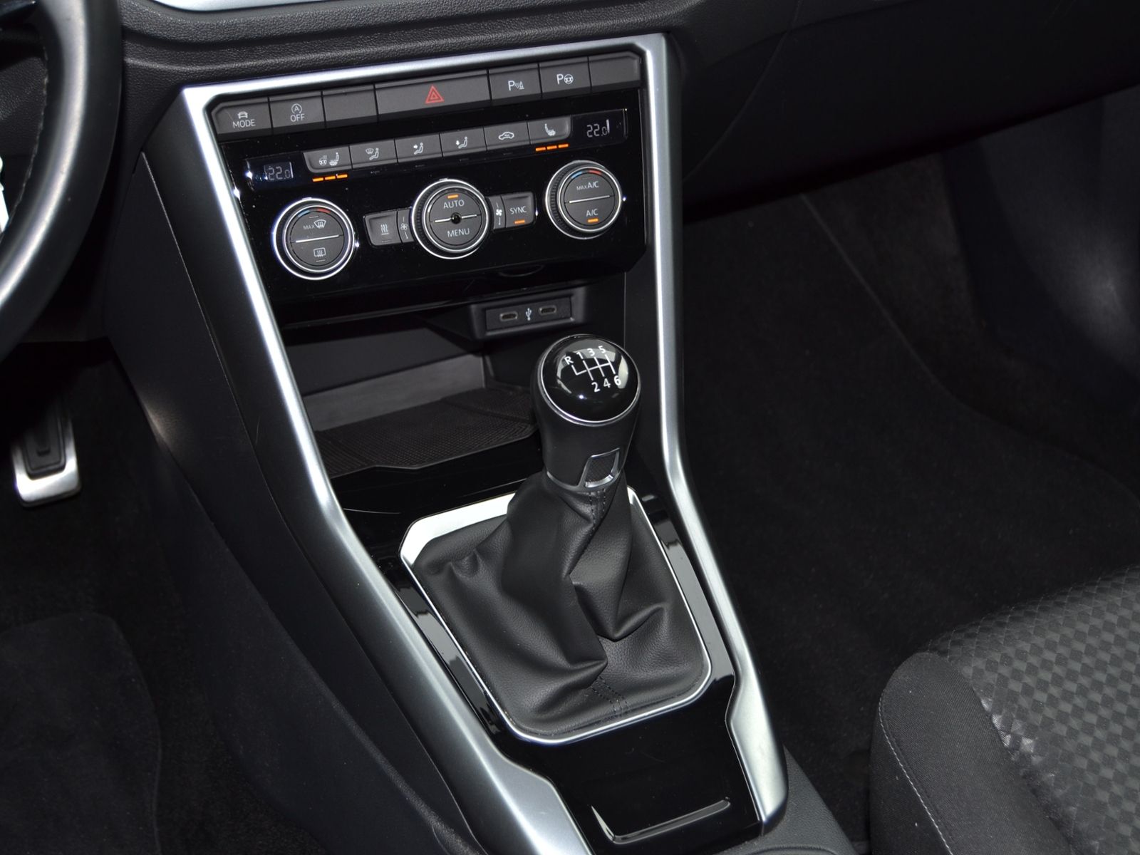 T-Roc 1.5 TSI Active AHK/STANDHEIZUNG/17-ZOLL/LE