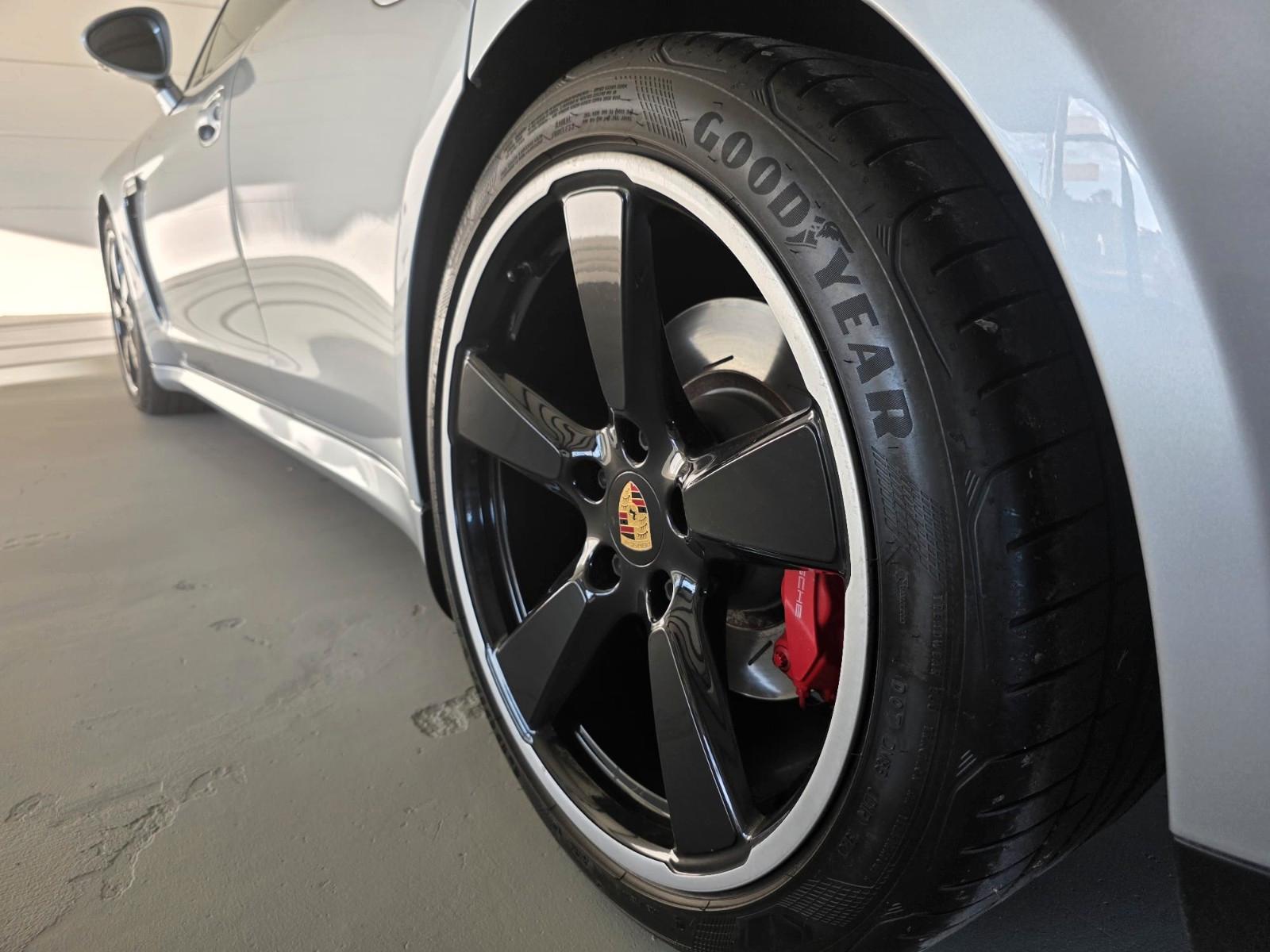 Porsche Panamera GTS