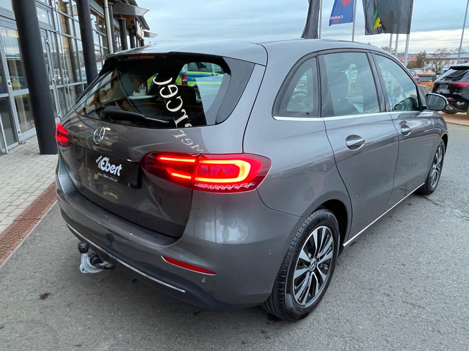 Fahrzeugabbildung Mercedes-Benz B 200 d R-Kamera+AHK+DISTR+LED+Carplay+DAB