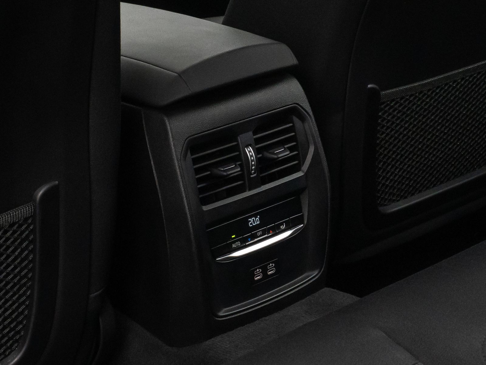 Fahrzeugabbildung BMW 320d Kamera DAB HiFi Komfort Alarm Standheizung