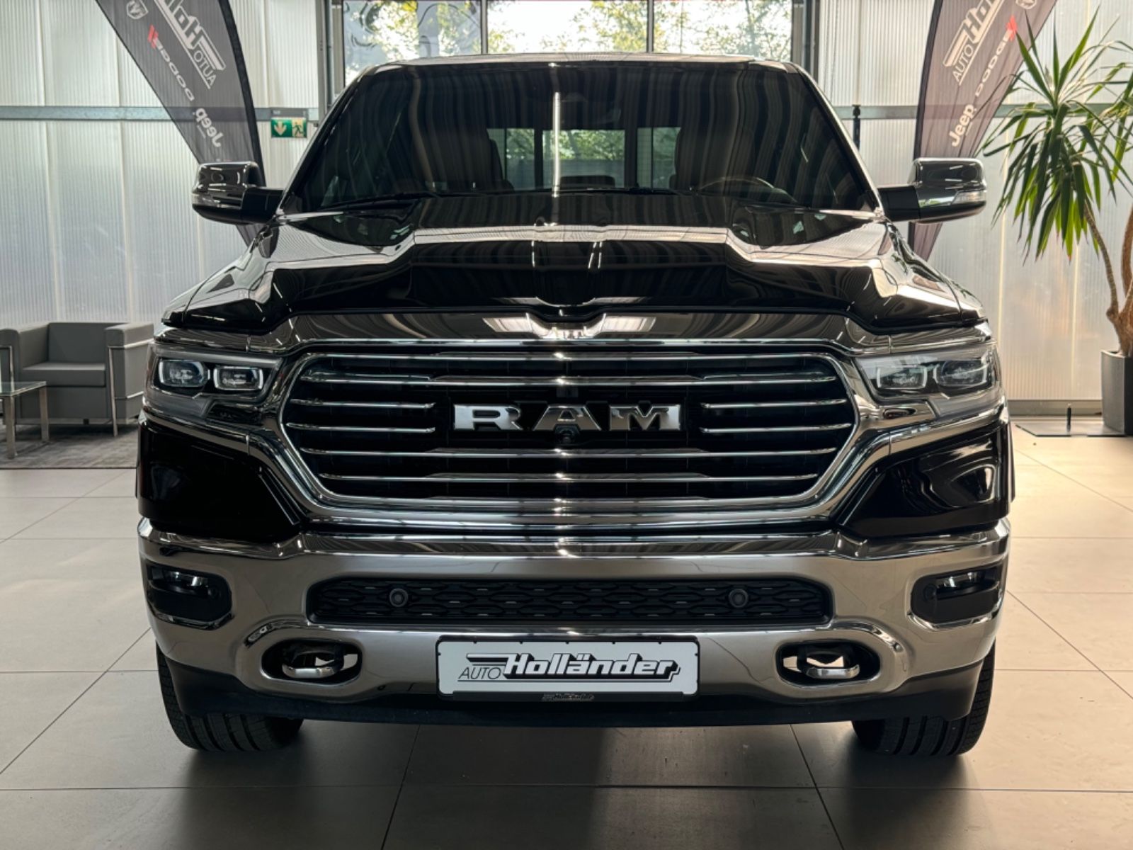 Fahrzeugabbildung Dodge RAM 1500 CrewCab 5,7 Longhorn Luftfahrwerk Voll