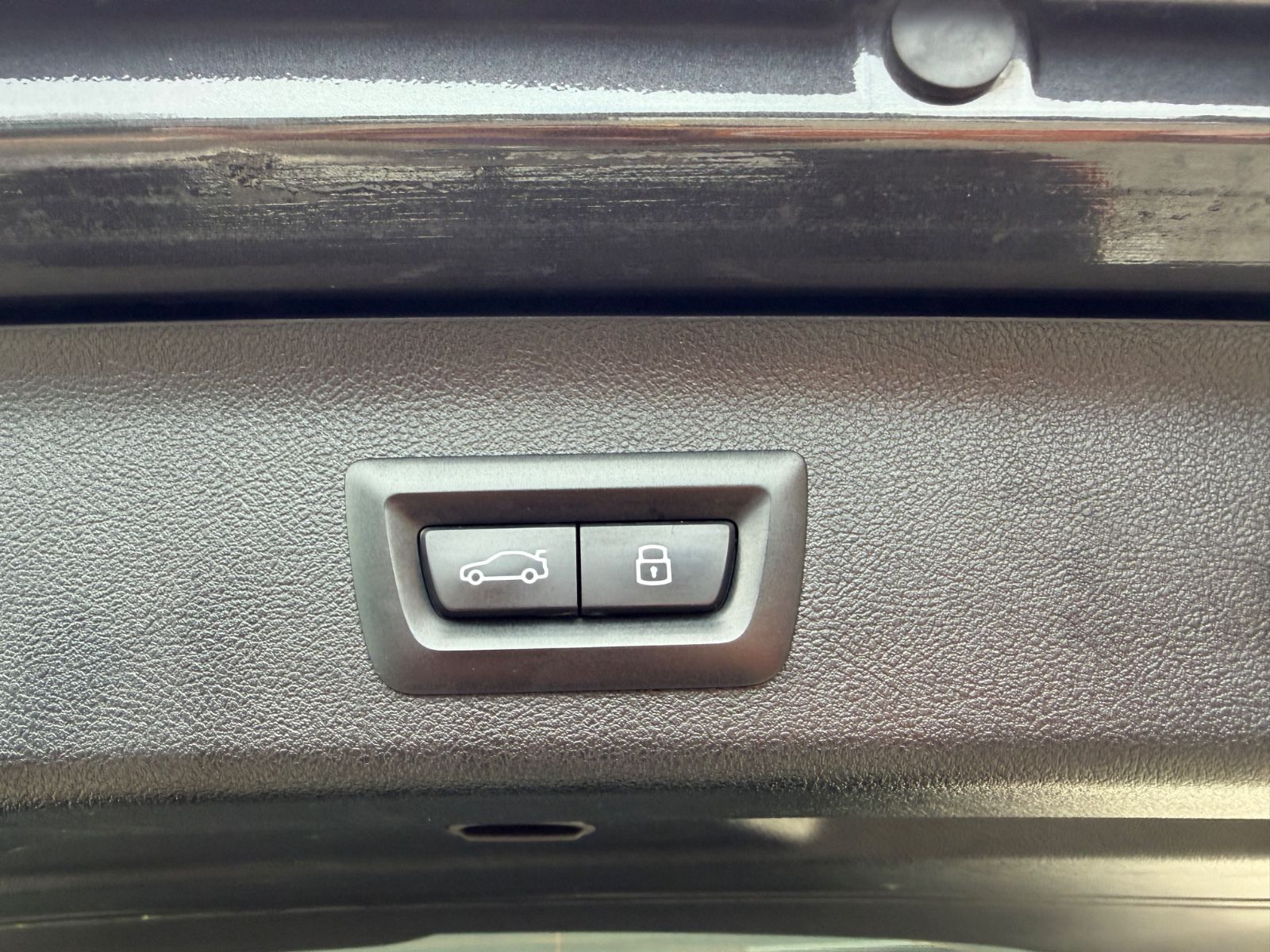 Fahrzeugabbildung BMW 520d Touring M SPORT LASER HUD KAMERA AHK LEDER