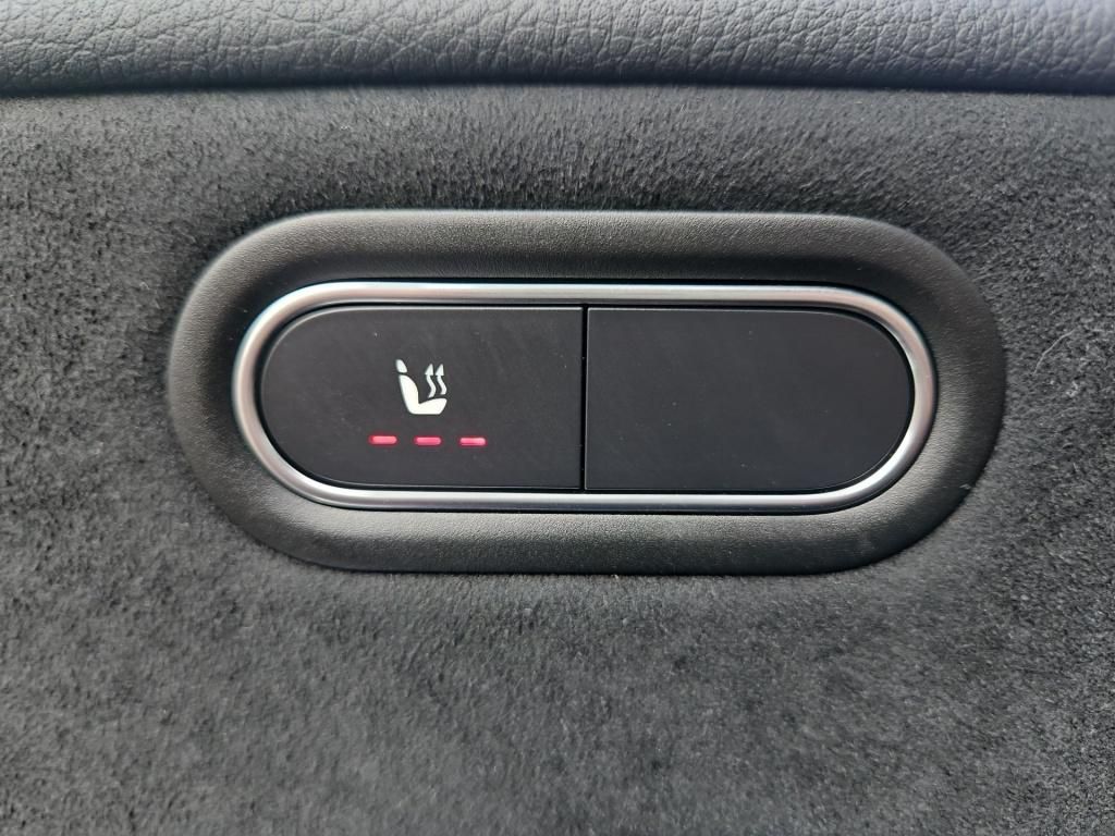Fahrzeugabbildung Mercedes-Benz CLA 200 SB AMG AHK Navi LED SHZ Ambiente 360°