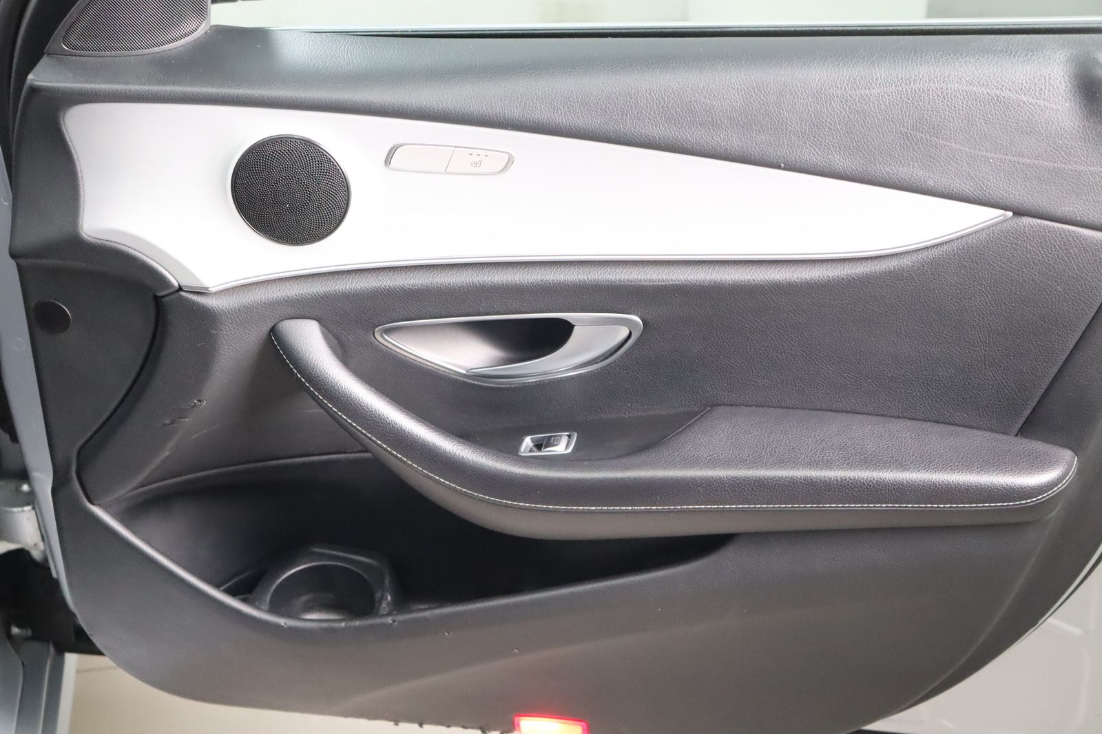 Fahrzeugabbildung Mercedes-Benz E 220 T d  * LED * DAB * Widescreen