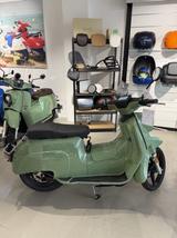 e-Schwalbe 50er 45 km/h Lithium-Akku tragbar Bis zu 100 KM  - ROLLER 45 KM H