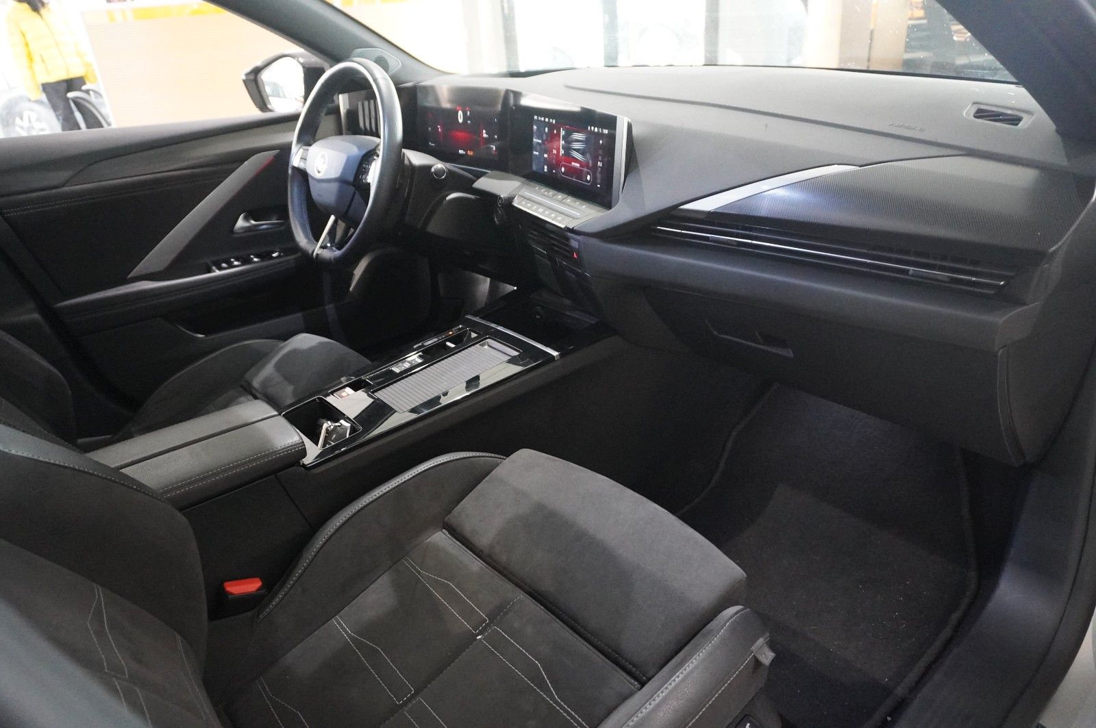 Fahrzeugabbildung Opel Astra L ST 1.5D ULTIMATE NAVI/LED/360°/PANO/DAB+