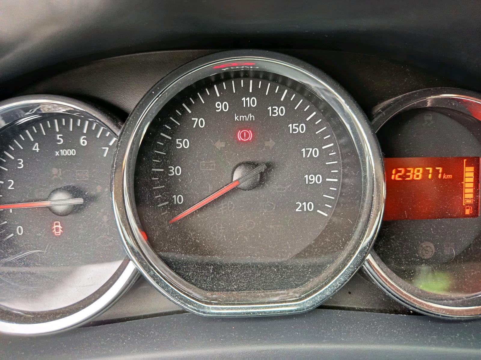 Dacia Logan 2013 — вигляд ззаду