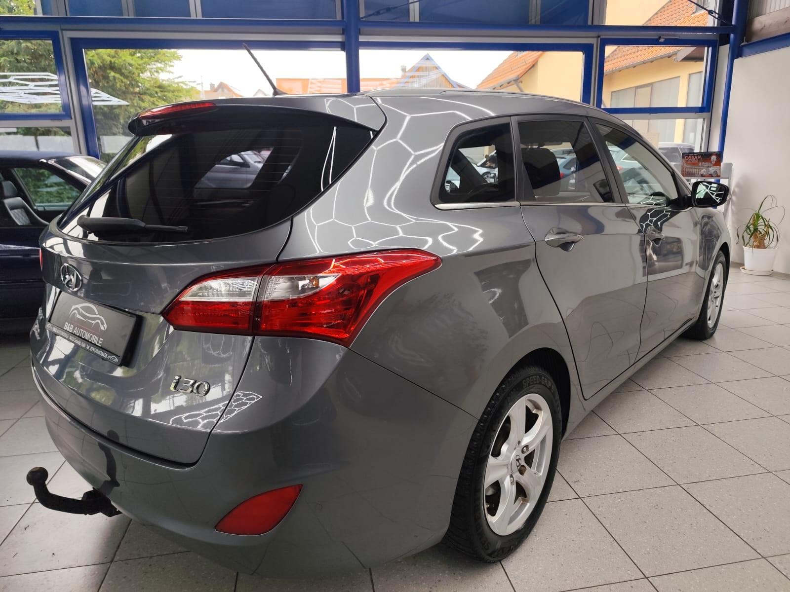 Hyundai i30 2012 — photo 9