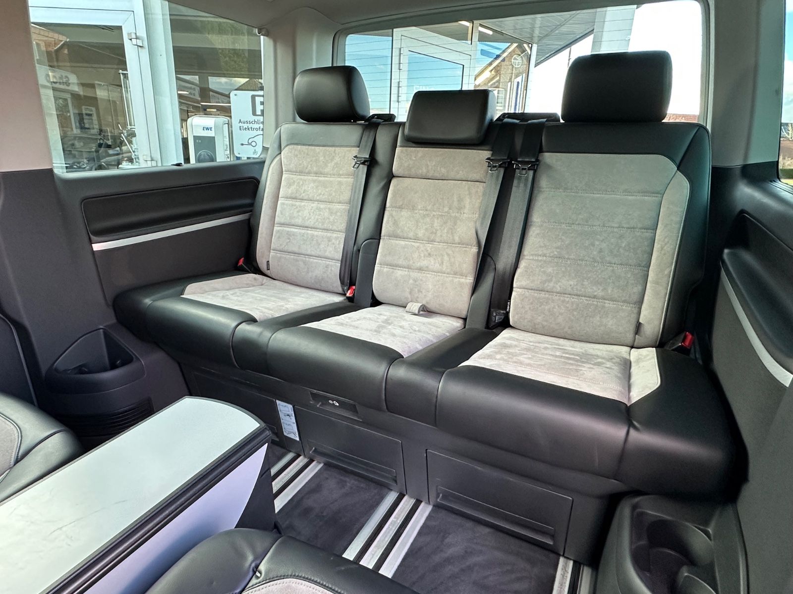 Fahrzeugabbildung Volkswagen T6 Multivan 2.0 TDI 4M Highline Standhzg/AHK/LED