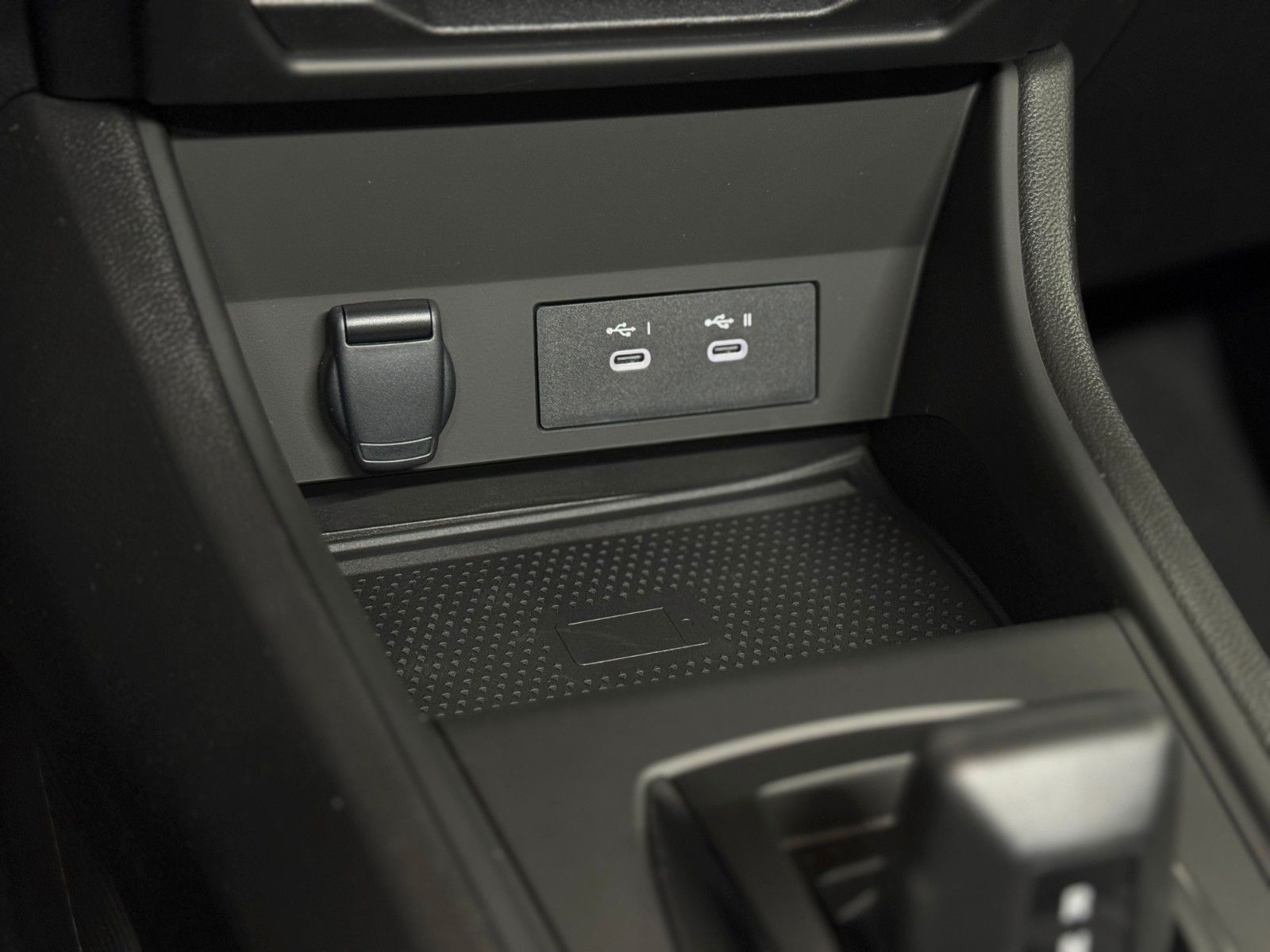 Fahrzeugabbildung Mitsubishi Grandis Diamant PLUS 1.3 T-Benziner 7-DCT