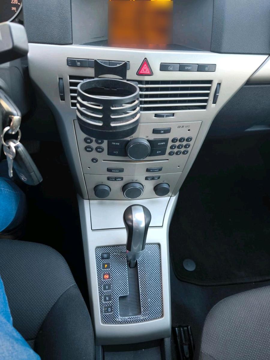 Opel Astra 2007 — photo 11