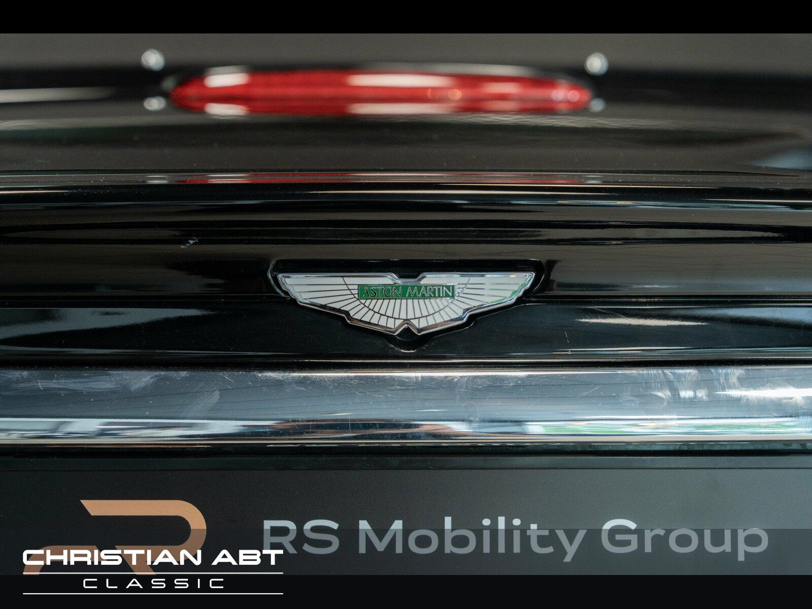 Fahrzeugabbildung Aston Martin Vantage V12