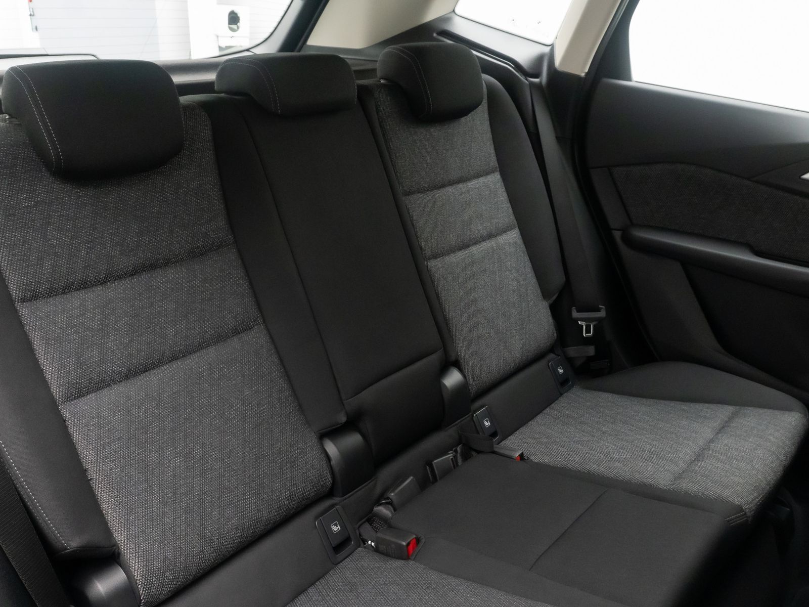 Fahrzeugabbildung BMW 216i Active Tourer Kamera DAB Sitzhzg Alarm LED