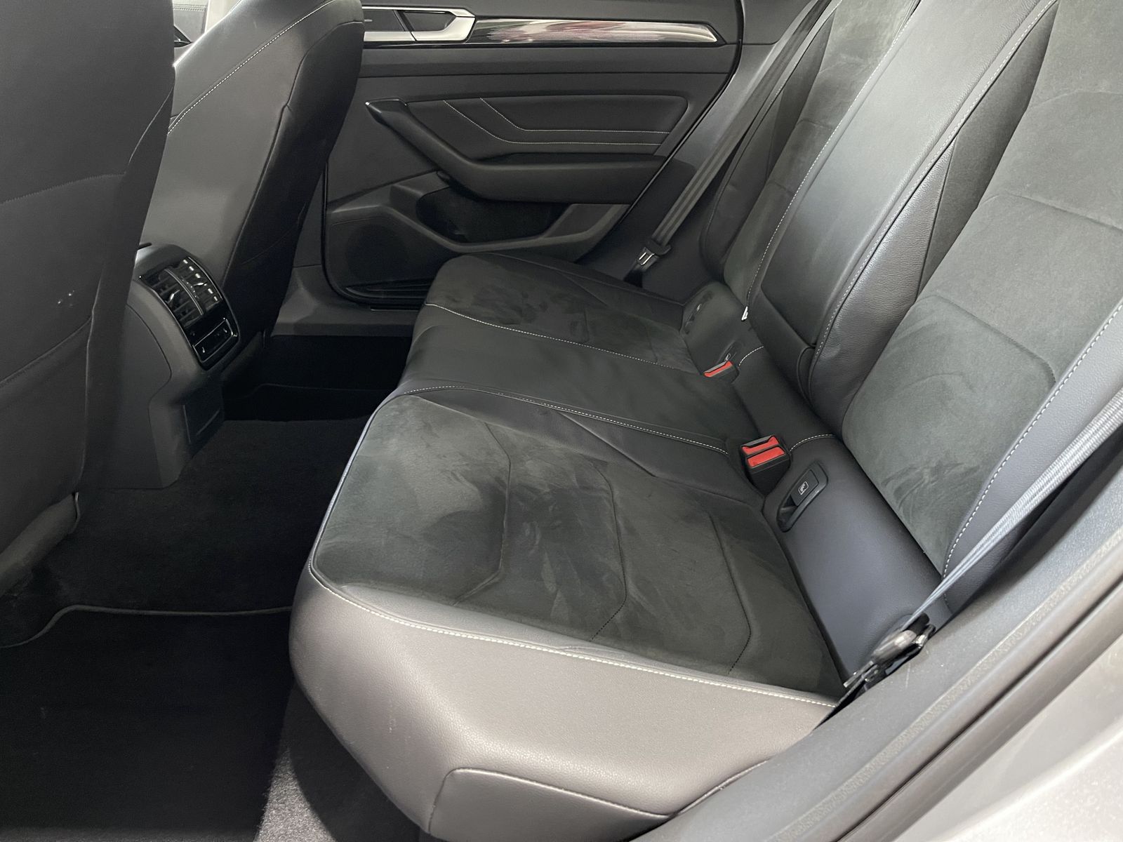 Fahrzeugabbildung Volkswagen Arteon Shooting Brake 2.0 TDI*4Motion*Cam*AHK*