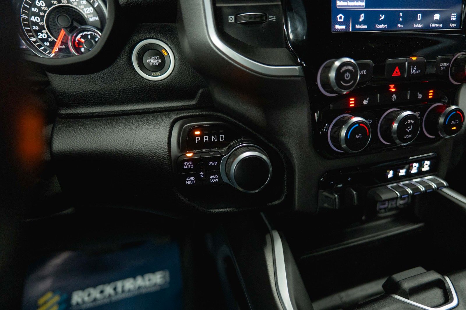 Fahrzeugabbildung Dodge RAM 5.7 V8 HEMI 4x4 OFFROAD Night-Paket LONGBED