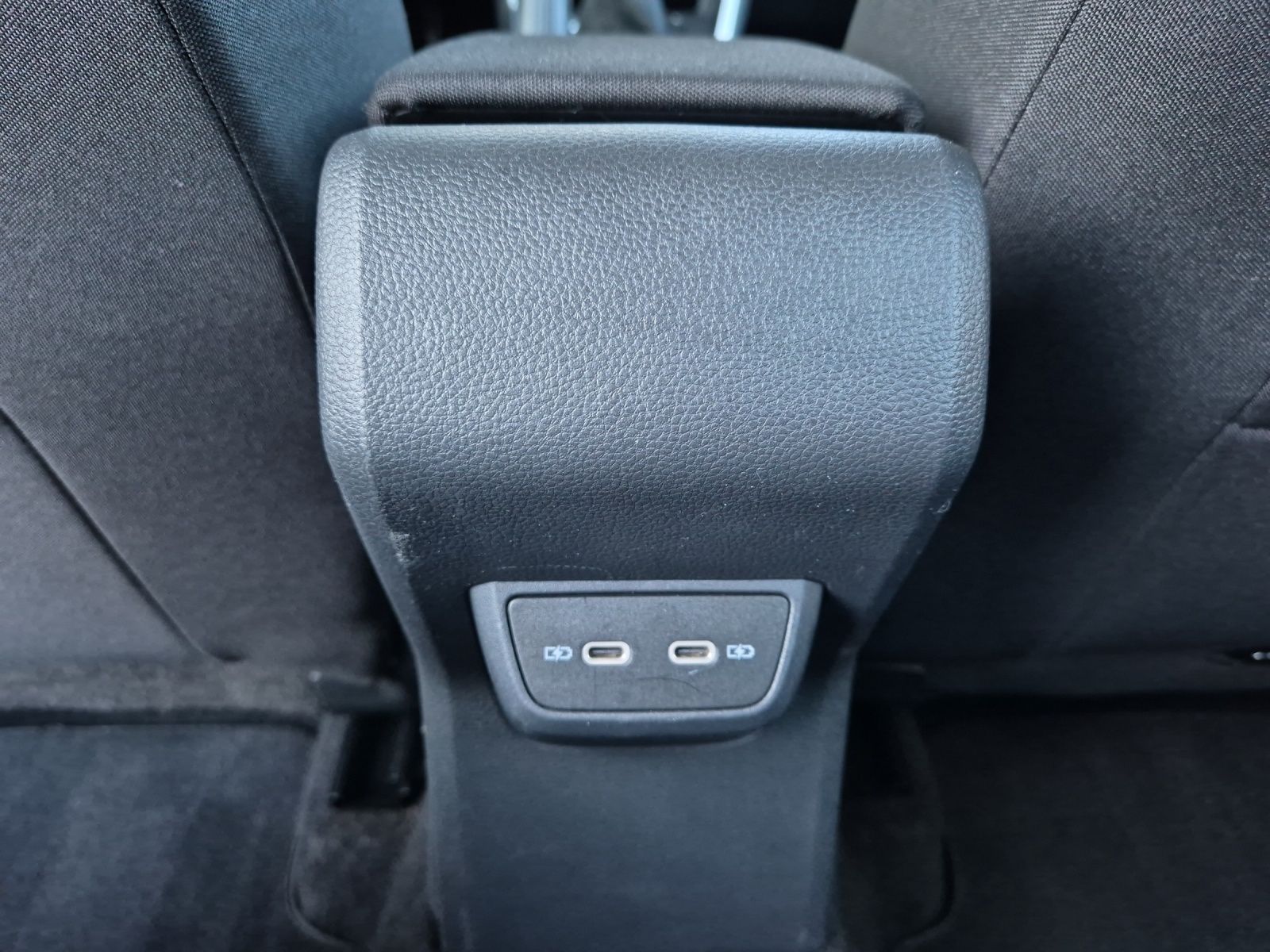 Fahrzeugabbildung Volkswagen Taigo TSI Life LED AID ACC RFK SH LM