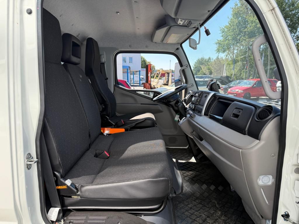 Fahrzeugabbildung FUSO CANTER 7C18 AMT 4x2 Pritsche Plane Ladebordw.