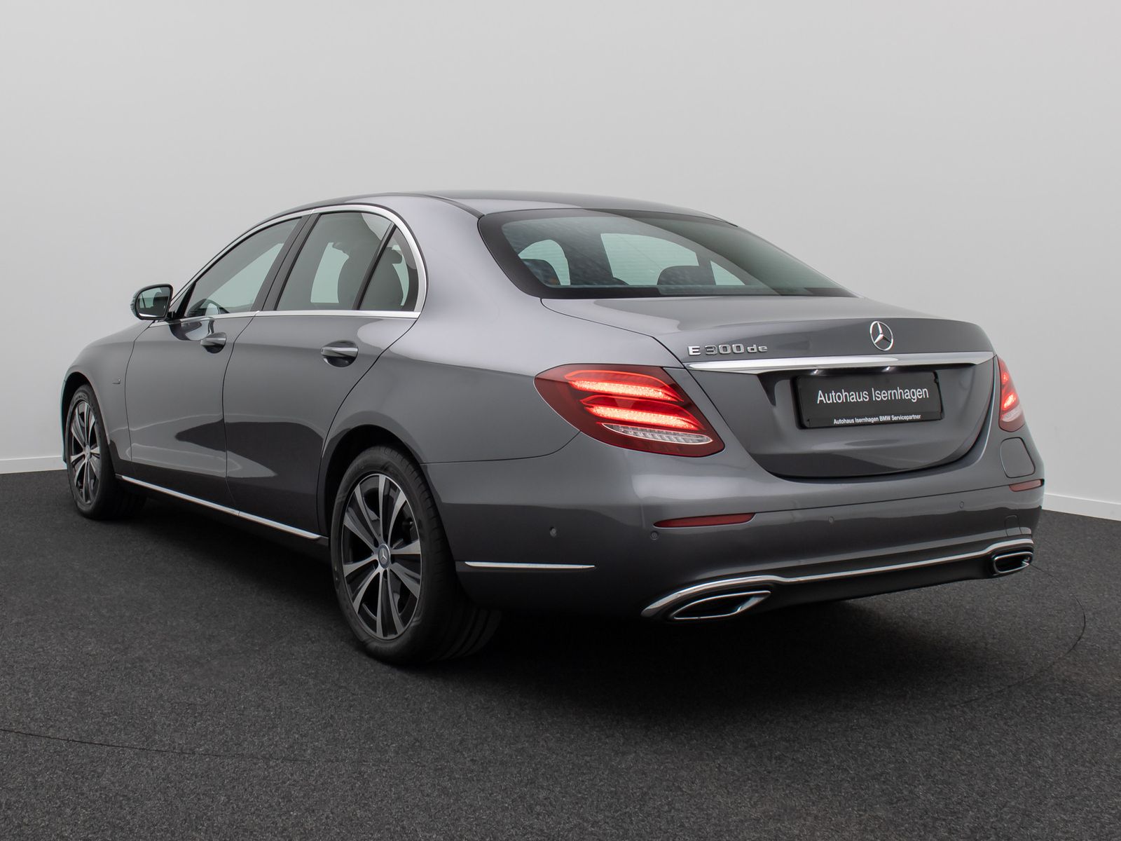 Fahrzeugabbildung Mercedes-Benz E 300 de Widscreen 360&deg; DAB AHK FahrAss HiFi 18"