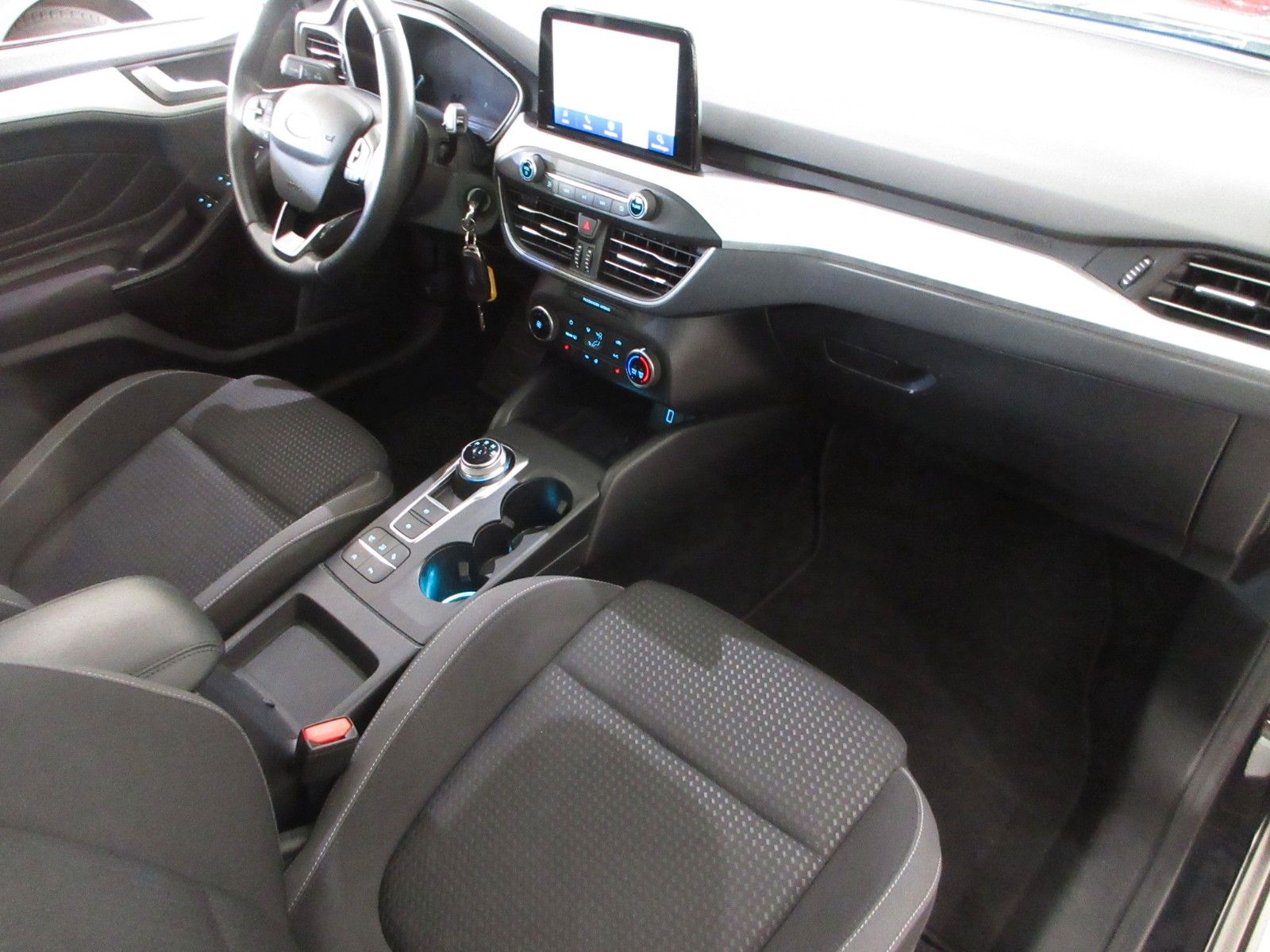 Fahrzeugabbildung Ford Focus Turnier 1.5D Cool & Conn LED/SHZ/LHZ