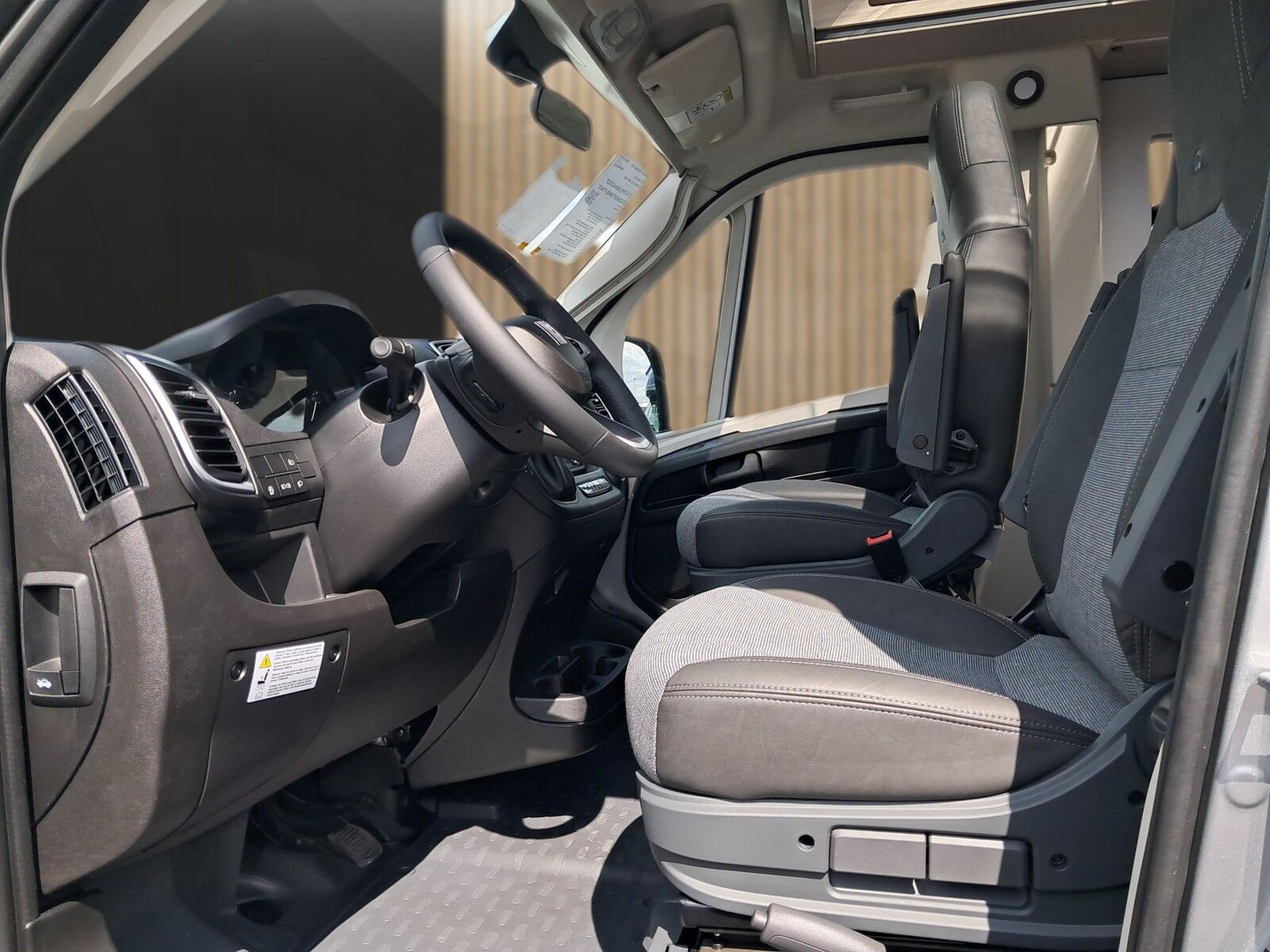 Fahrzeugabbildung Adria Compact DL 60Y
