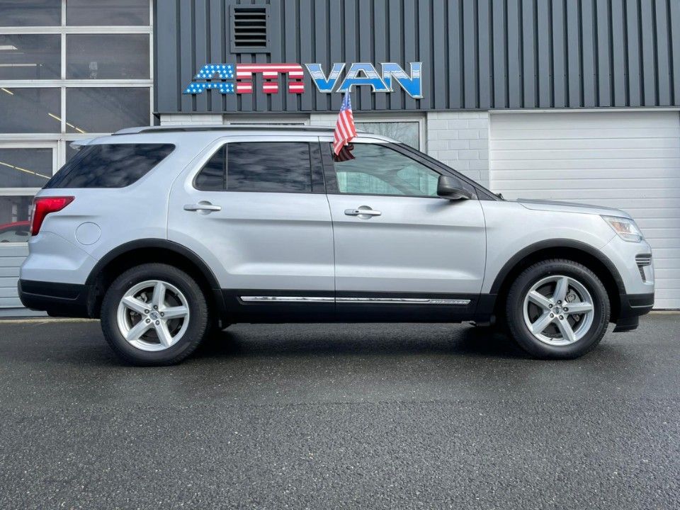 Fahrzeugabbildung Ford Explorer 3.5 V6 XLT 7 Sitzer 35.000 KM