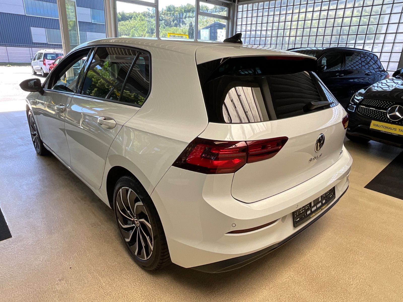 Fahrzeugabbildung Volkswagen Golf VIII Lim. United eTSI
