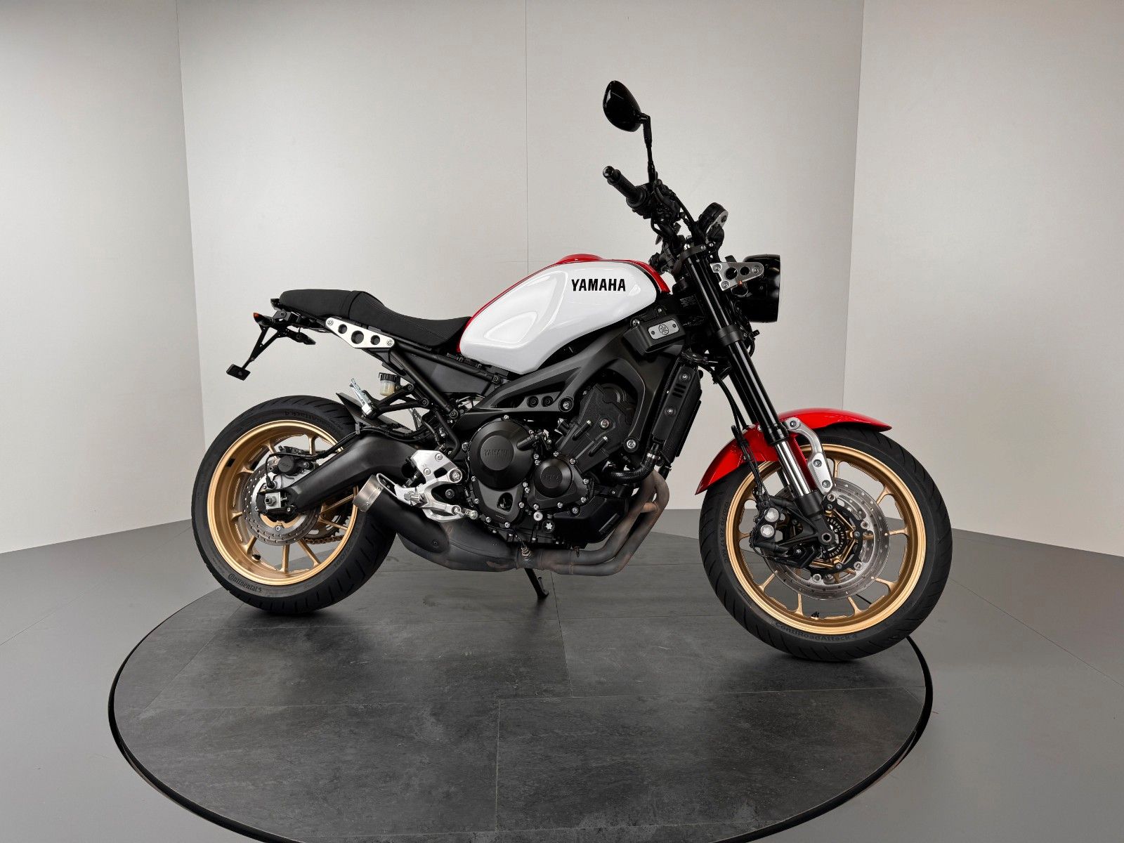 Fahrzeugabbildung Yamaha XSR 900 *1. HAND! *SEHR GEPFLEGT *TOP-ZUSTAND