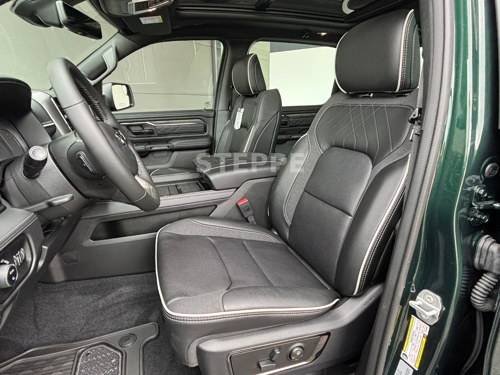Dodge 2026 RAM 1500 Limited Night 5,7LV8 Rambox MFT