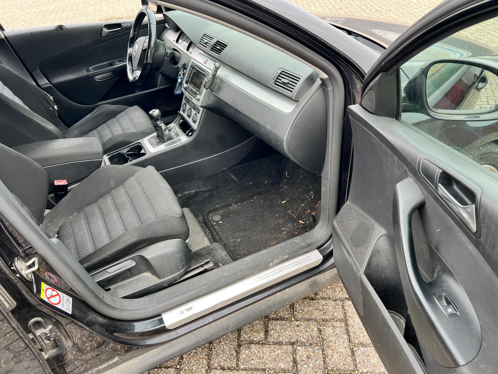 Volkswagen Passat 2008 — photo 17