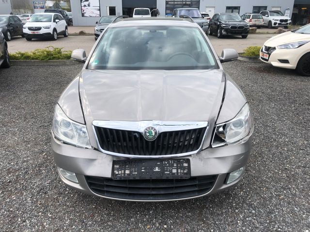 SKODA Octavia Combi Elegance Unfall Front