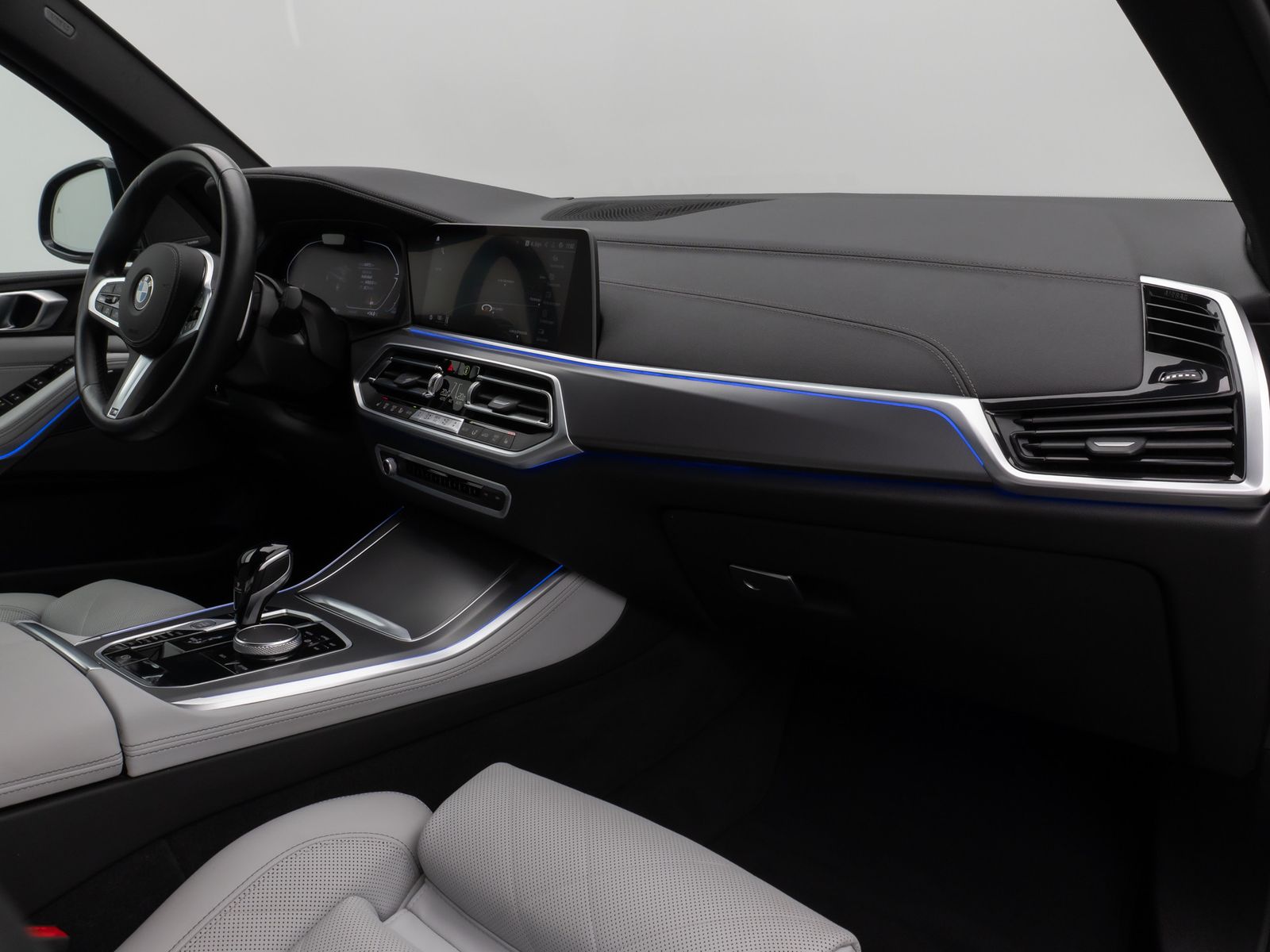 Fahrzeugabbildung BMW X5 xD30d M Sport 360°HUD DAB H/K ACC Komfort 21"