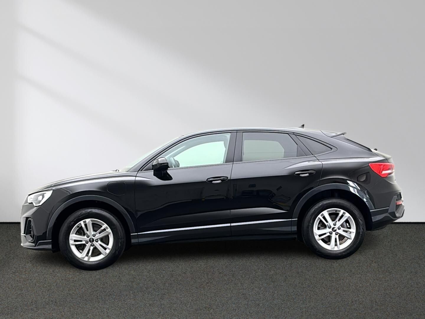 Audi Q3 Sportback 45 TFSI e S tronic MMI LED Navi imagem 2