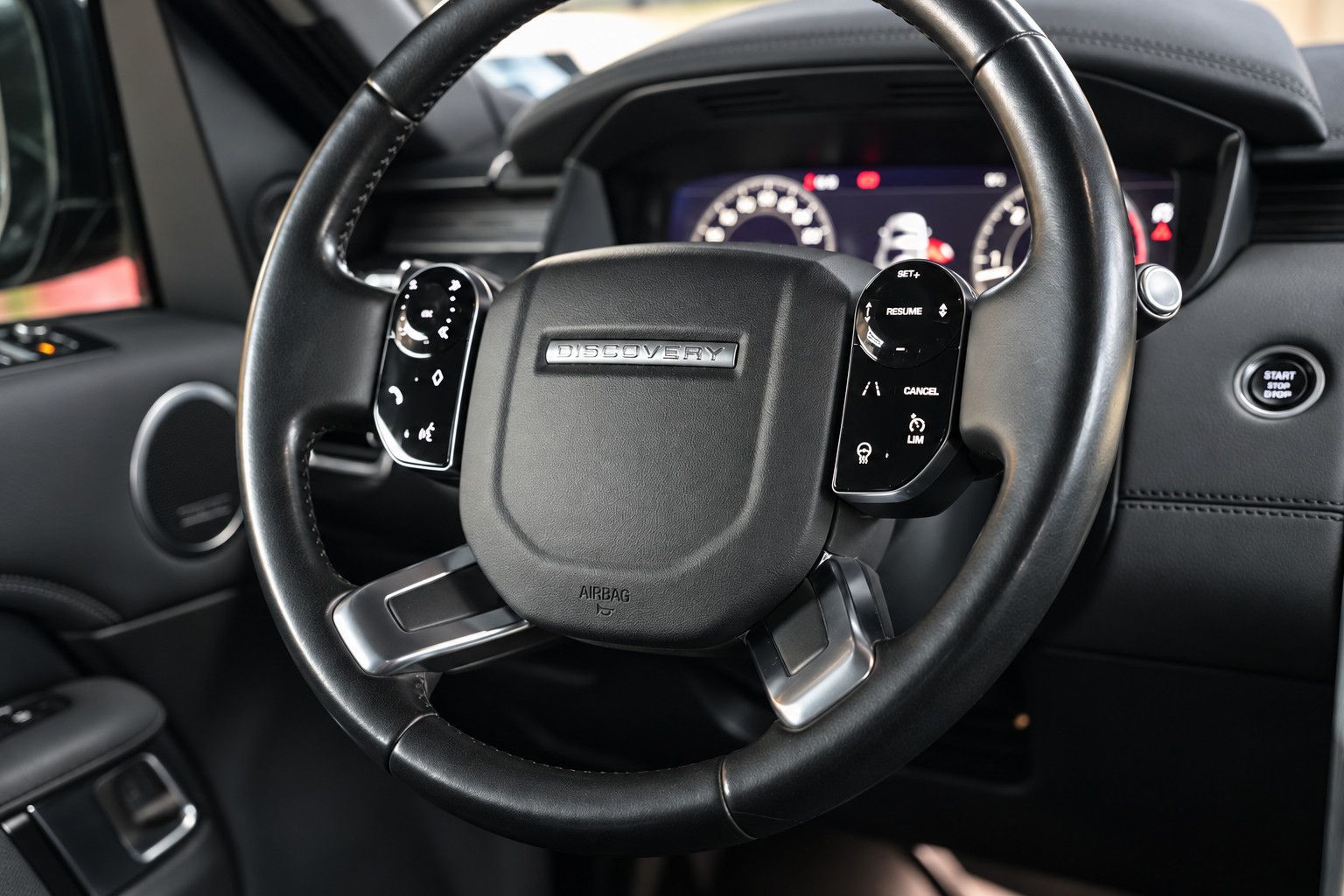 Fahrzeugabbildung Land Rover Discovery HSE V6 *7-Sitz*Panorama*HUD*Meridian*