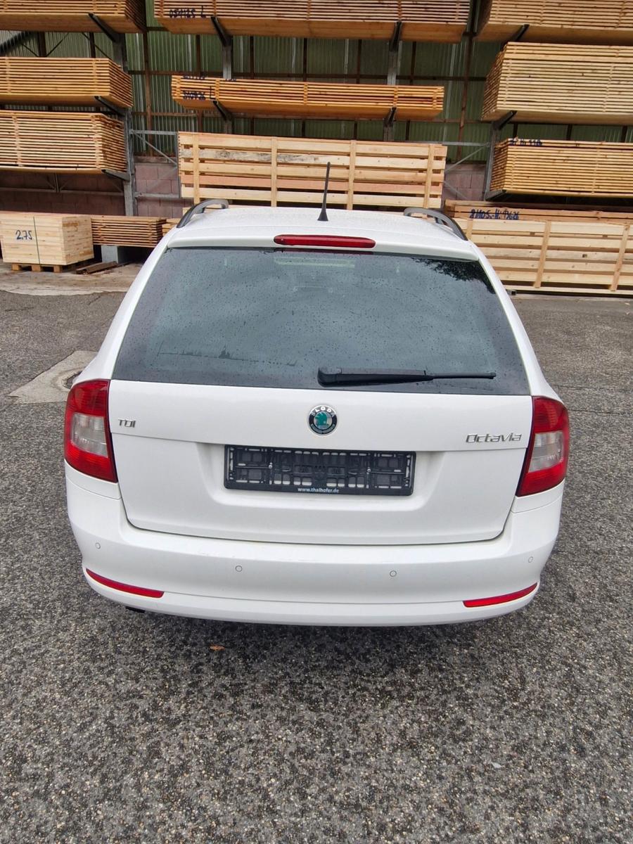Skoda Octavia 2013 — engine 1.598 cm³, 105 HP (77kW)