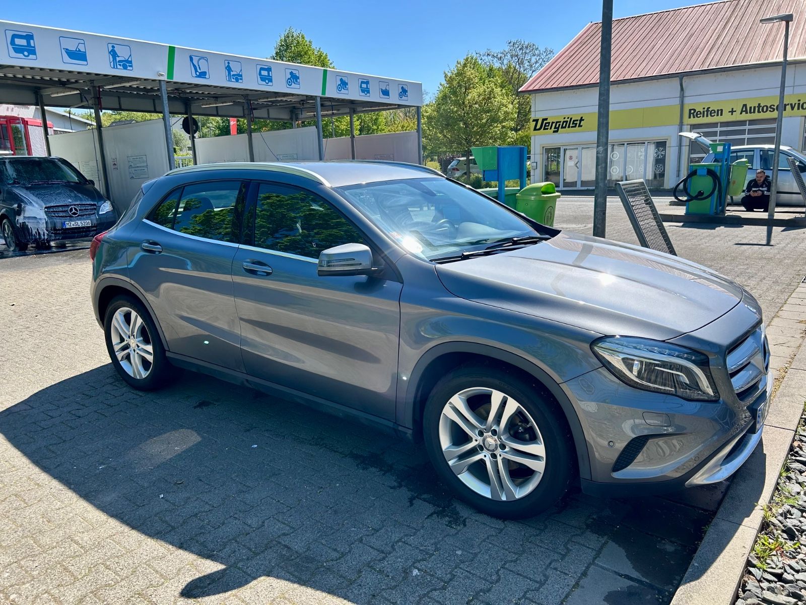 MERCEDES-BENZ GLA 180 Urban | 84tkm | BI-XENON | NAVI | 8-fach