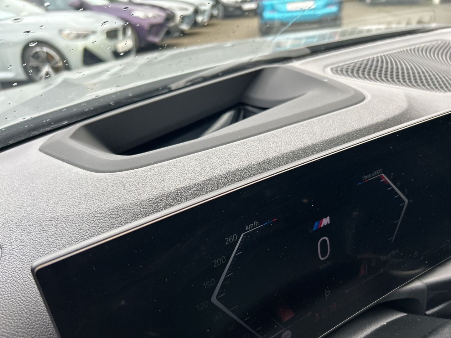 Fahrzeugabbildung BMW 318 iTouring,M Sport,HeadUp,Rückfahrk.,DrivingAs