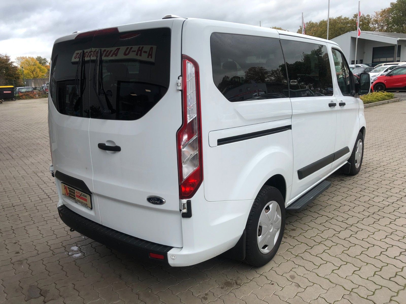 Fahrzeugabbildung Ford Tourneo Custom Kombi Trend 9 Sitzer/wenig KM