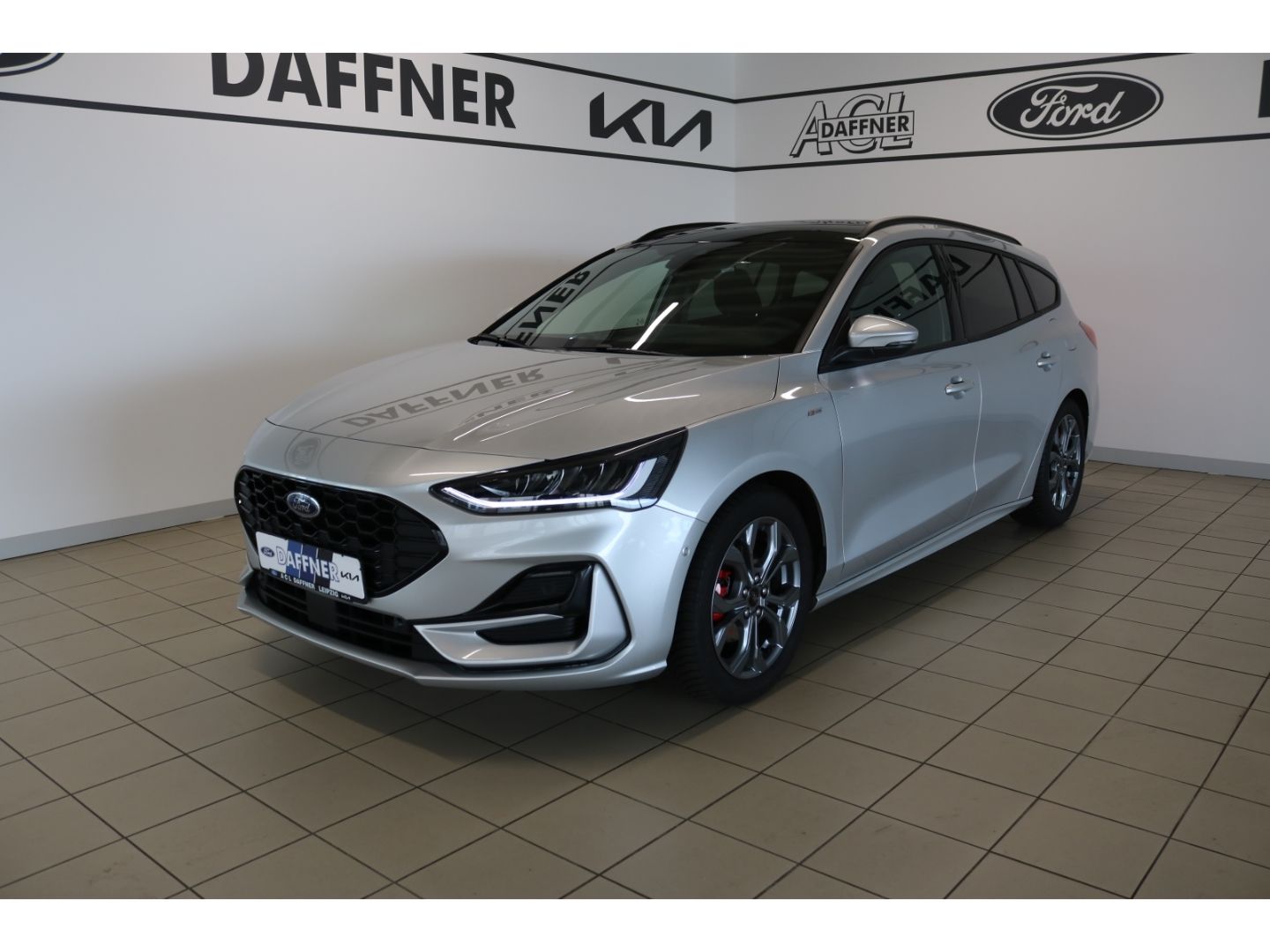 Fahrzeugabbildung Ford Focus Turnier ST-Line X 1.0 EcoBoost Mild-Hybrid